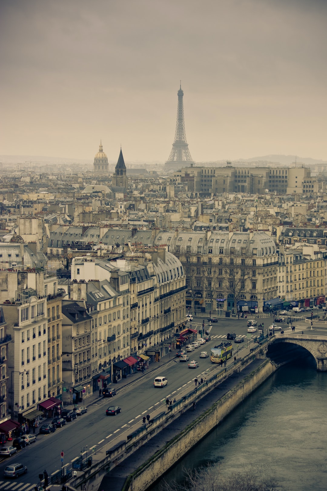 La transformation numérique de Paris : L'importance des sites internet pour les entreprises locales